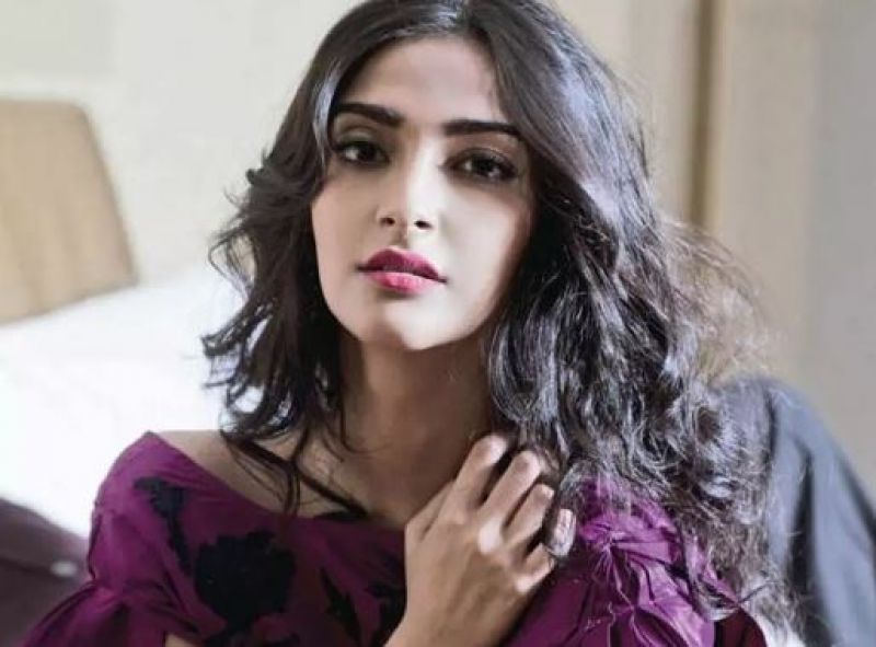Sonam Kapoor image