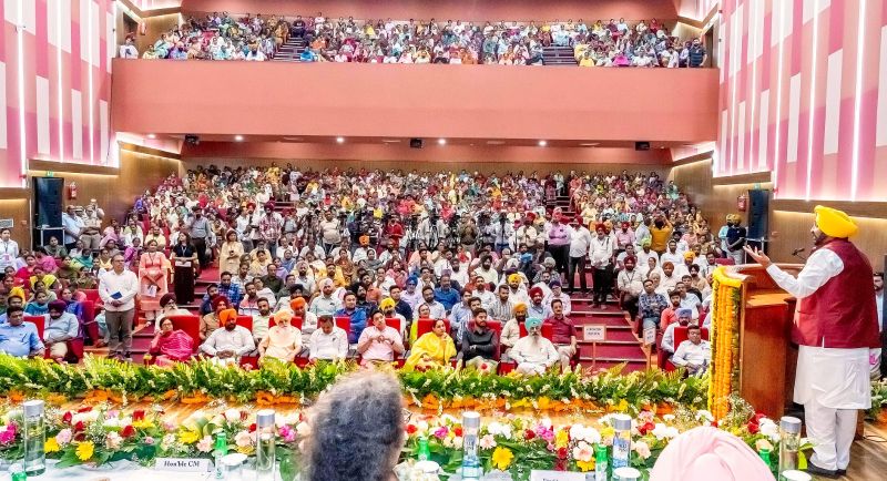 RAKHI BONANZA TO WOMEN AS CM HANDS OVER APPOINTMENT LETTERS TO 5714 ANGANWADI WORKERS