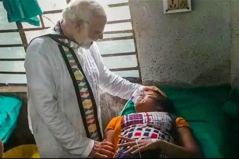 Tent collapses during PM Modi's Midnapore rally