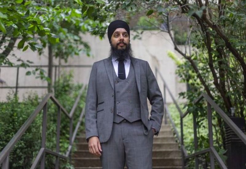 Swearing an oath to the Queen a violation of religious freedoms, prospective lawyer says in lawsuit