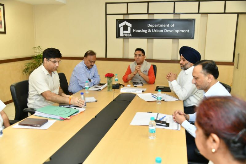 City dwellers will be provided corruption free and timely services: Aman Arora