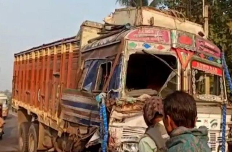 Road accident in Nadia