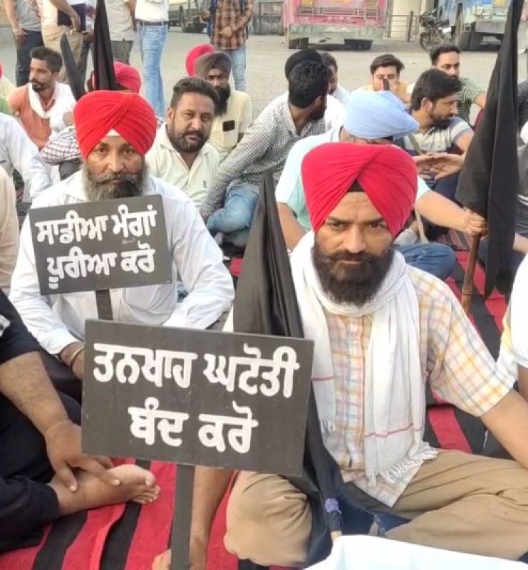 Contractual employees of Punjab Roadways hold 3-day protest 