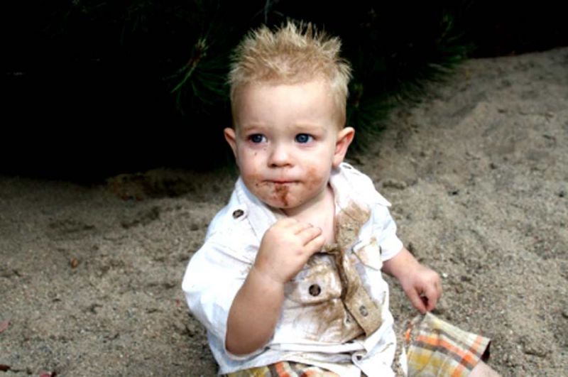 Children eat mud