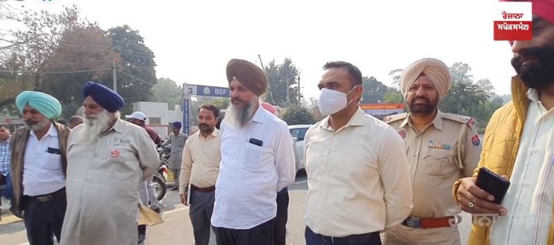 Farmers protest outside BSF headquarters