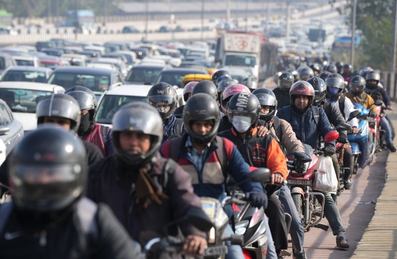 Heavy jam on Delhi-Noida border due to farmers' protest