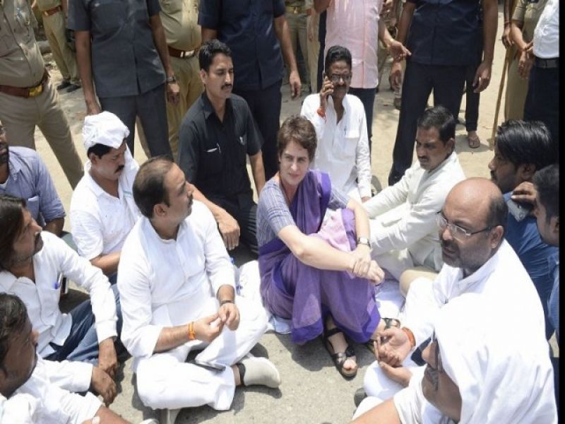 priyanka gandhi in sonbhdra murder case Dharna