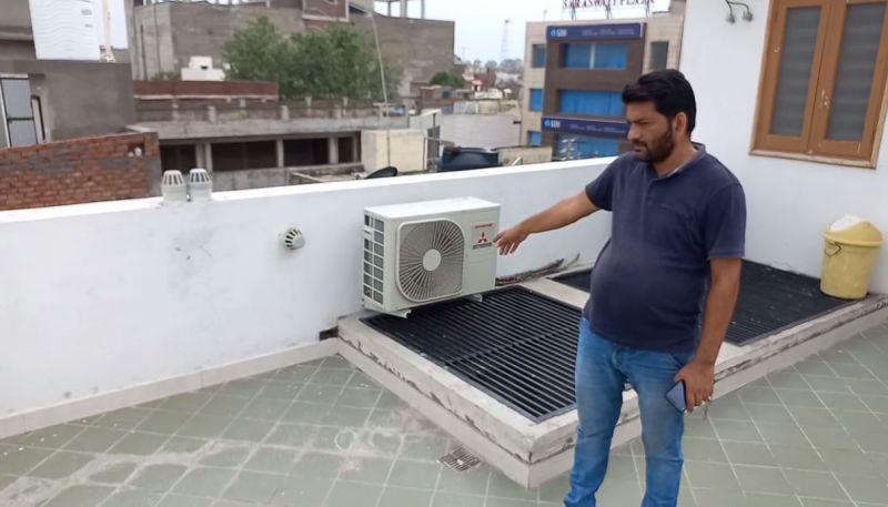 Movie-style thief commits robbery, steals LCDs from 8 hotel rooms