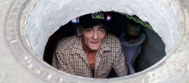 Husband wife is living in Gutter for 23 years