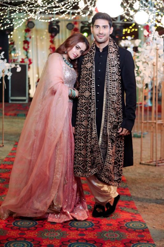  Prateek Babbar and Simi Chahal's song 'Tere Baje' released