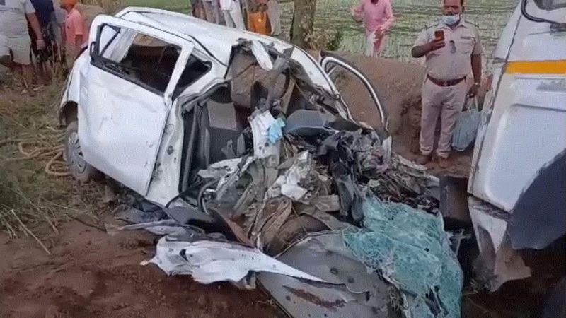  Tipper-car collision kills five members of family, including 3-year-old girl