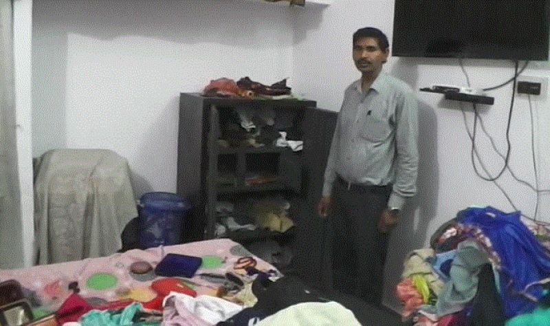 Theft of the teacher's house