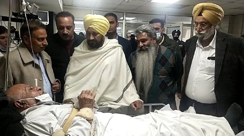 CM Charanjit Singh Channi meets injured persons at the hospital