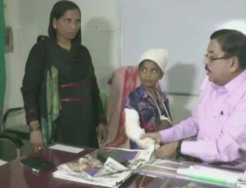 Doctors cast plaster on boy's wrong arm at Bihar hospital