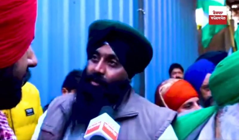 Celebrations at Delhi Borders 