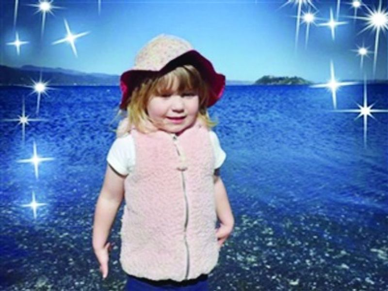  Father accidentally fell on the daughter, killing the innocent,