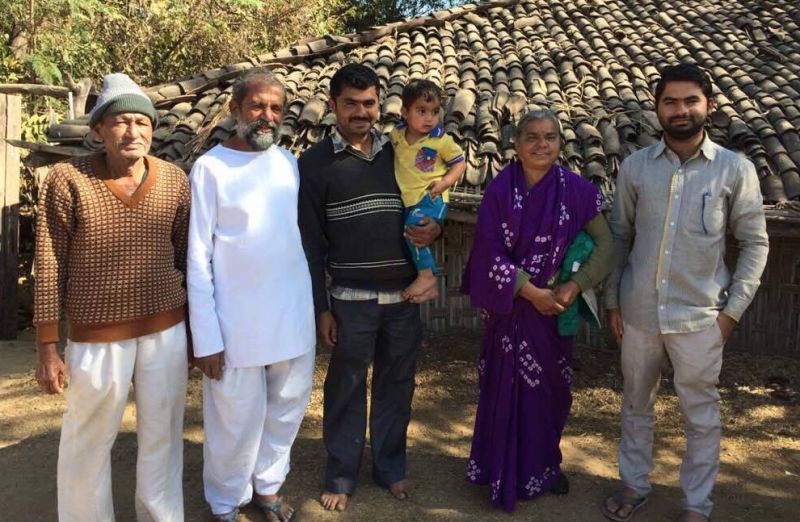  Dr. Ravindra Kolhe, Dr. Smita Kolhe