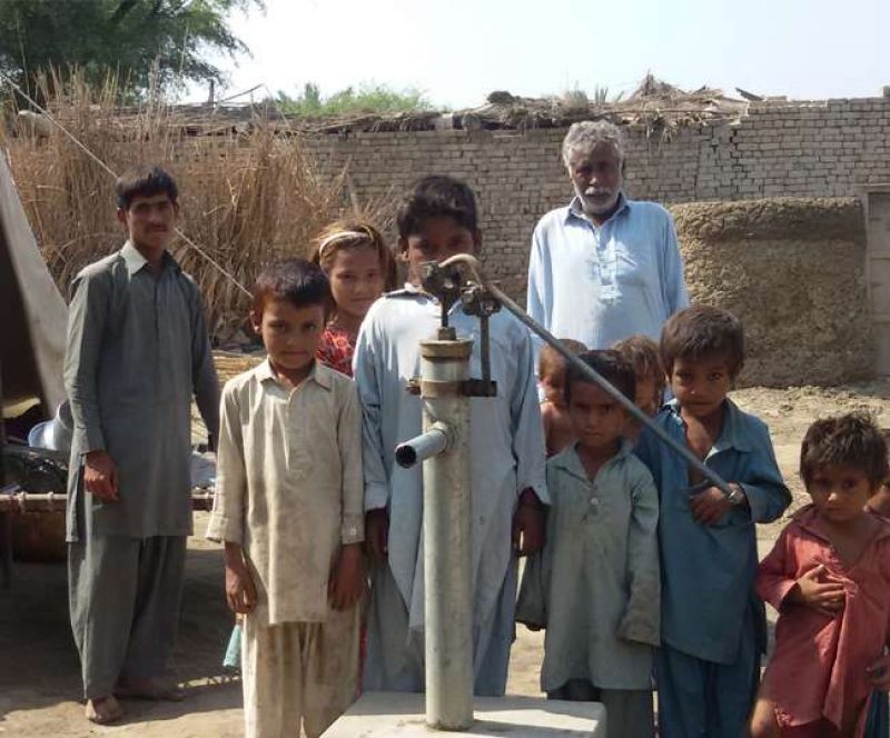 Dubai-Based Indian Man Installs Hand Pumps In Poor Pak District