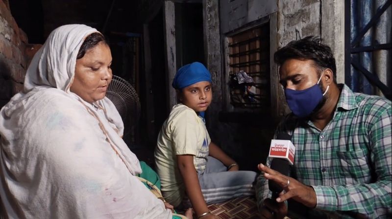Sonu sood becomes messiah for warriors selling bell puri in Ludhiana