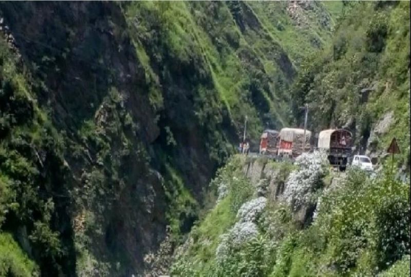 Jammu and Kashmir: CRPF trooper's car falls into 800 feet deep gorge, 5 killed