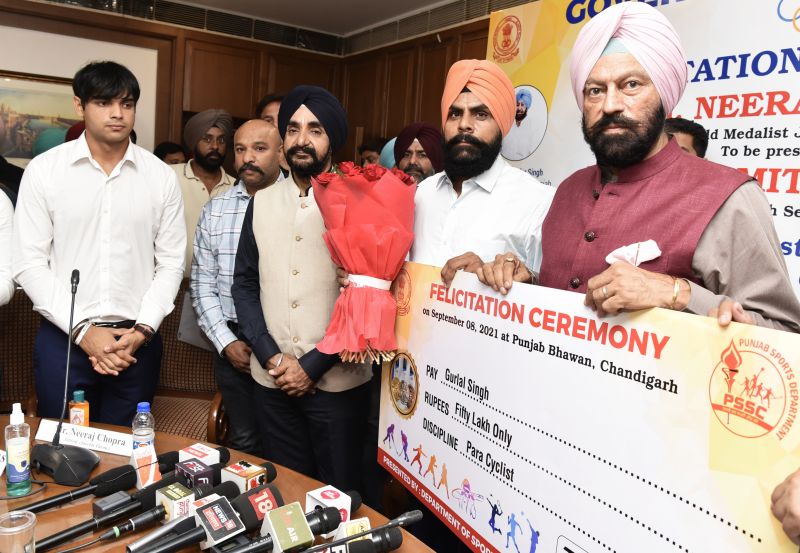 Rana Sodhi honours 'Golden boy' Neeraj Chopra with Rs.2.51 crore...........