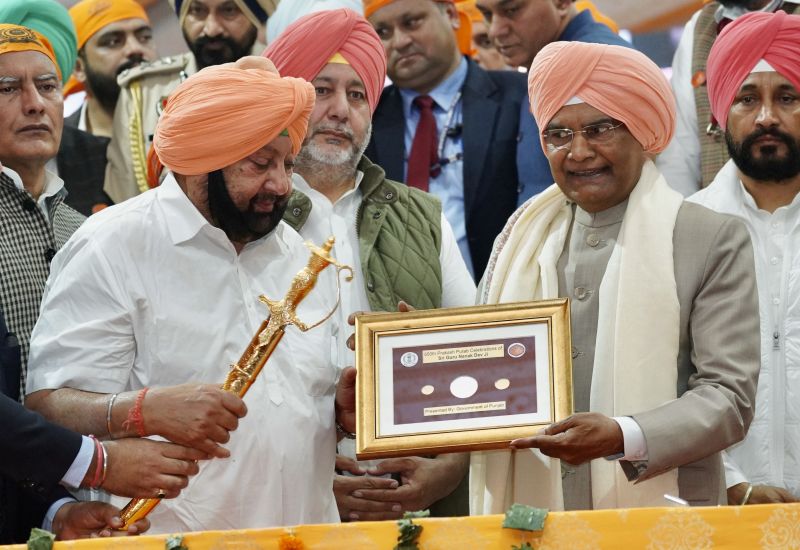 Punjab Chief Minister Captain Amarinder Singh honouring President of India Ram Nath Kovind during 550th Prakash Purb