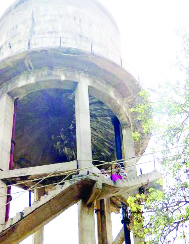 Mother & Daughter on Tank