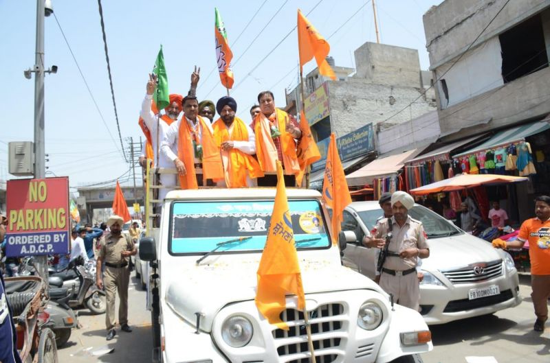Maheshinder Grewal, Road Show