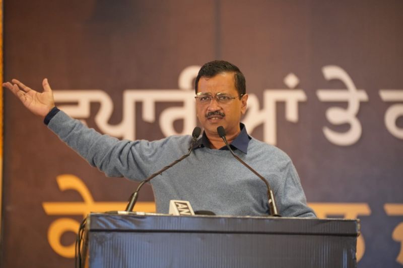 CM Kejriwal gave seven guarantees to traders and businessmen in Amritsar
