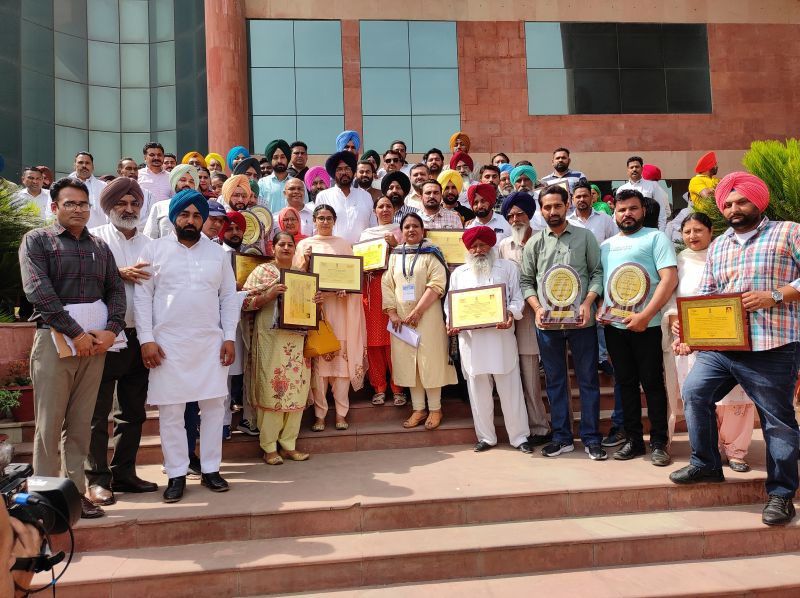  Kuldeep Dhaliwal honours 13 National Awards winning Panchayati Raj Institutions of the state