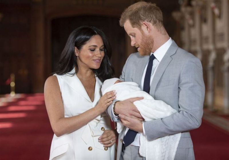 Prince Harry, Meghan Markle blessed with daughter