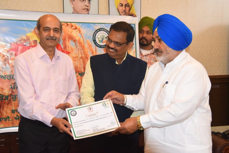 Horticulture Minister honours dedicated team for effective implementation of the scheme
