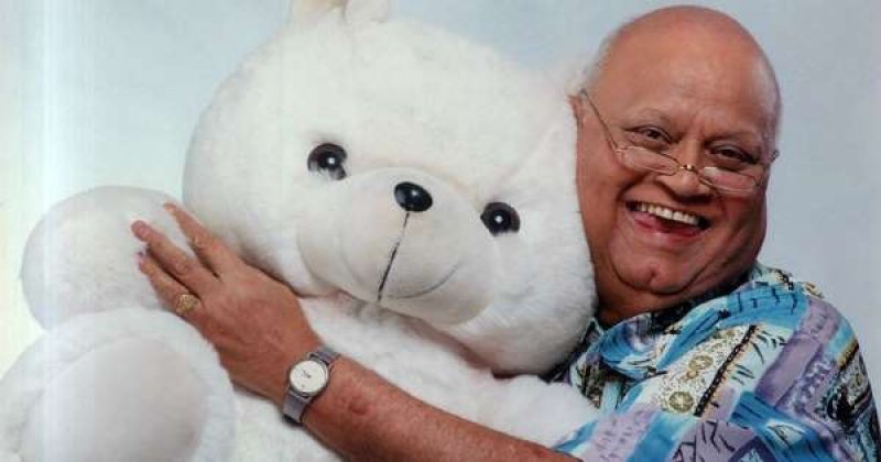 Veteran actor Dinyar Contractor dies at 79