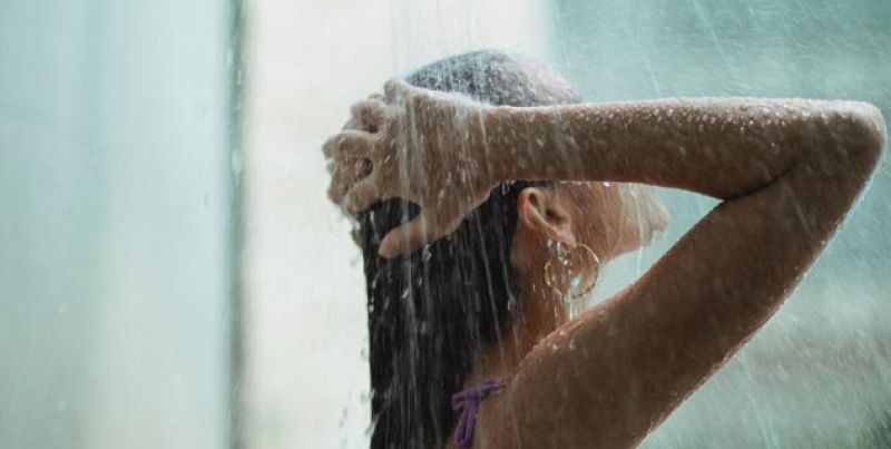 why you should not take a bath after eating