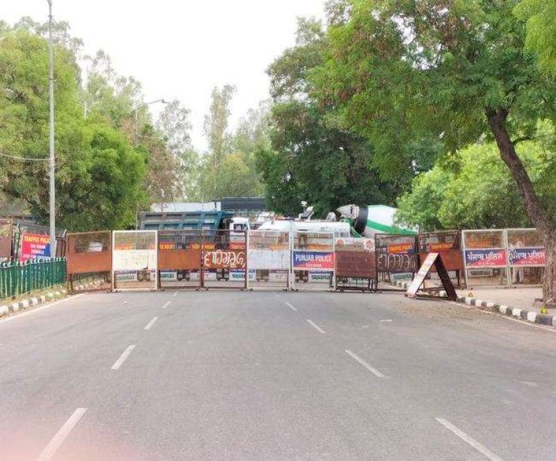 Farmers march towards Chandigarh breaking barricades