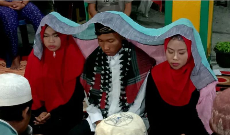 Indonesia man marries 2 girlfriends