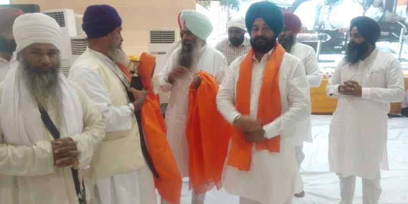 Famous kirtani Jathe enthrall the audience with the supreme religious Kirtan