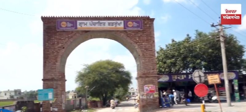 Spokesman di sath at village Badrukhan