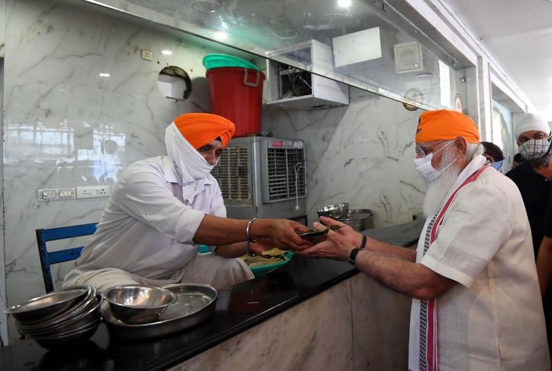 PM Narendra Modi visited Gurudwara Sis Ganj Sahib in Delhi