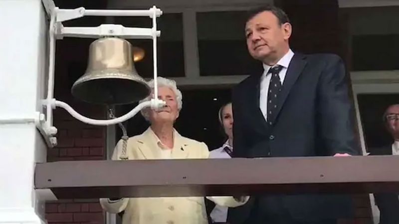 Old Crickter Women Eileen Ash