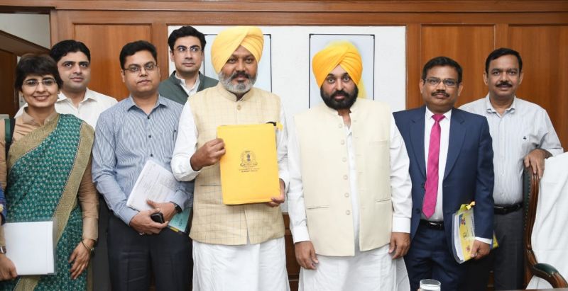 CM congratulates Cheema on presenting Janta budget