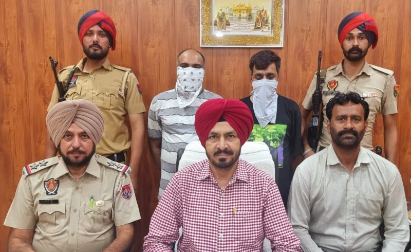 Two arrested along with 650 grams of heroin and a car