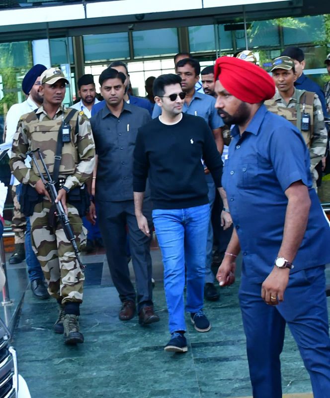 Parineeti Chopra-Raghav Chadha arrive at hotel in Udaipur for wedding