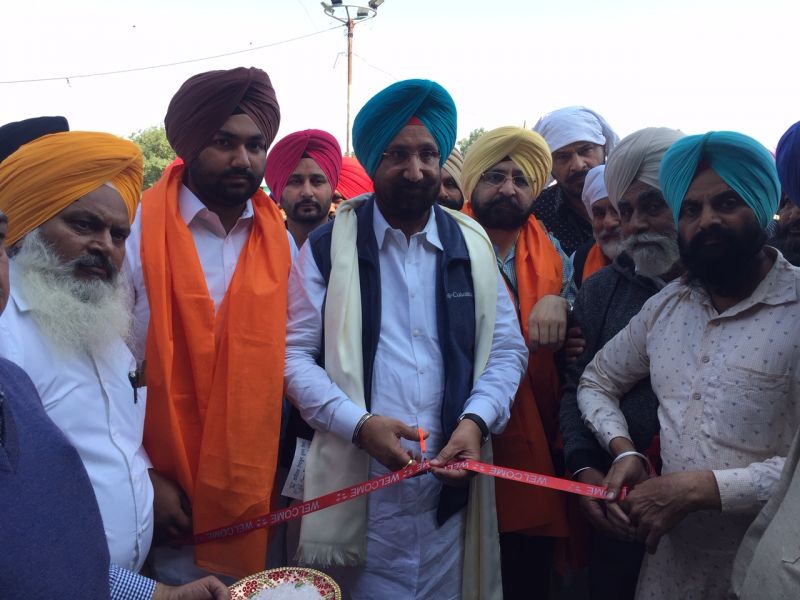 Sukhjinder Singh Randhawa inaugurate Pandal