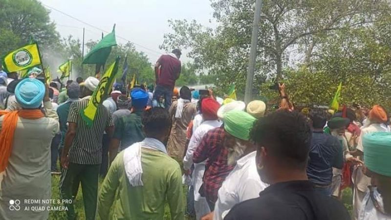 AAP condemns cane-charging, use of water cannons by police on farmers