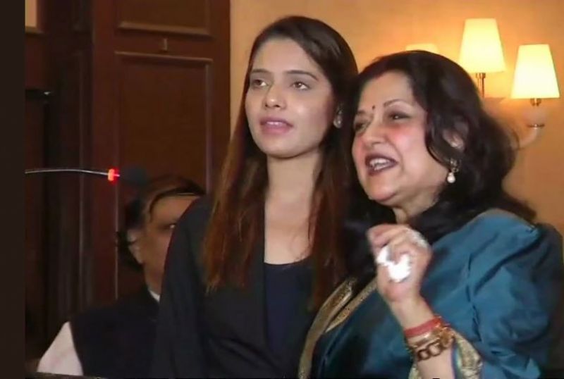 Moushumi Chatterjee to an anchor 