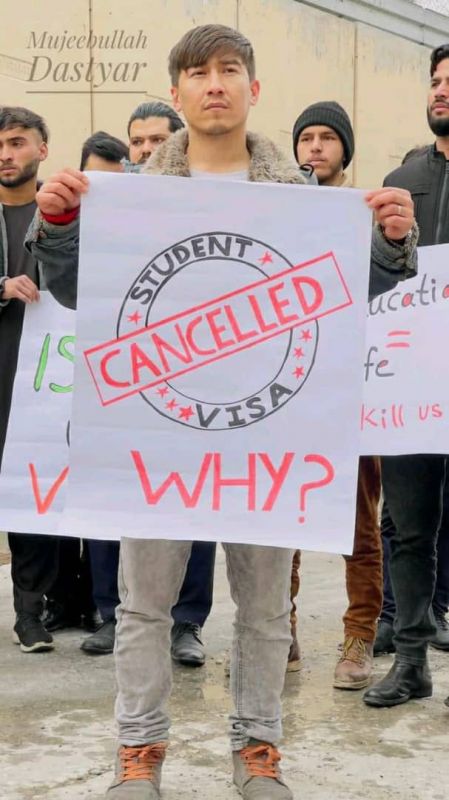  Afghan students protest near Indian embassy in Kabul