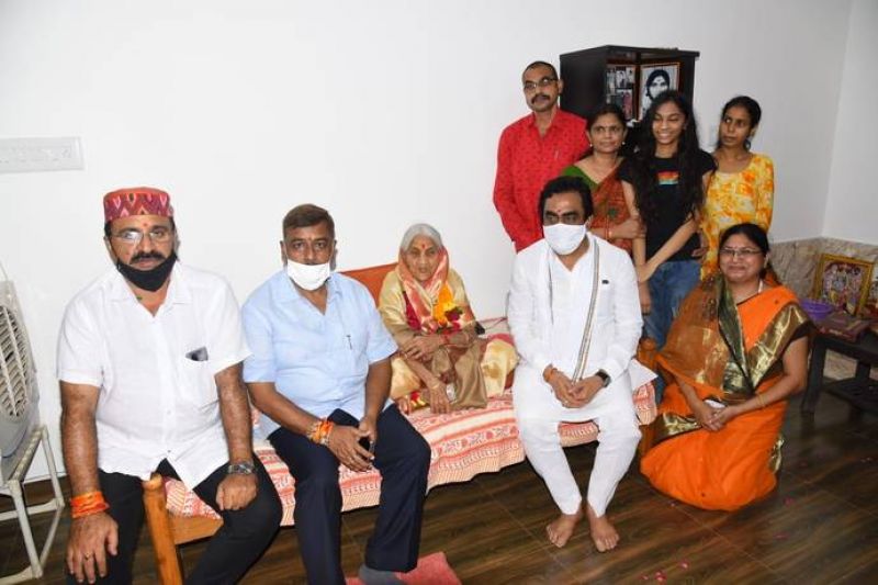 Urmila Chaturvedi, 82, Has Waited 28 Years to Break Her Fast in Ayodhya