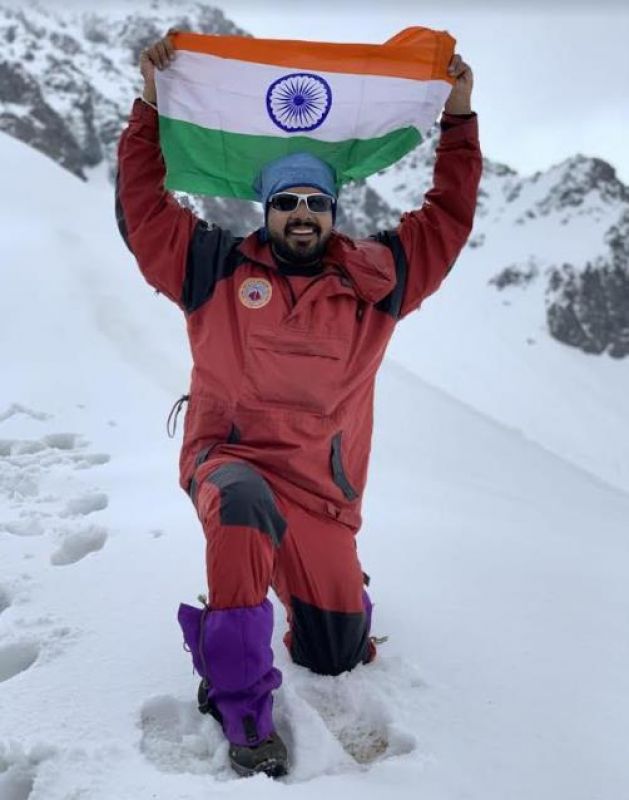 Punjab cop Gurjot Kaler scales Hurro Mountain of Machaadhar Range