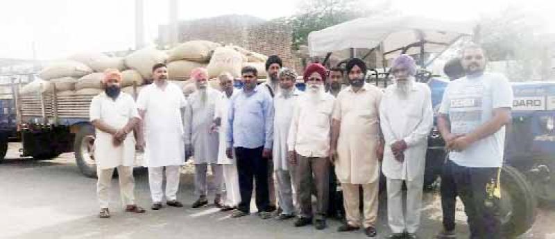 Kar Sewa have given 131 quintals of wheat to the farmers